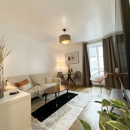 Apartment 2 Pieces Parisien A Proximite De La Defense