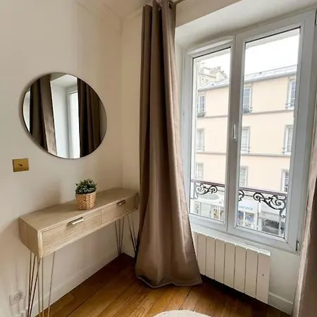 Apartment 2 Pieces Parisien A Proximite De La Defense Puteaux